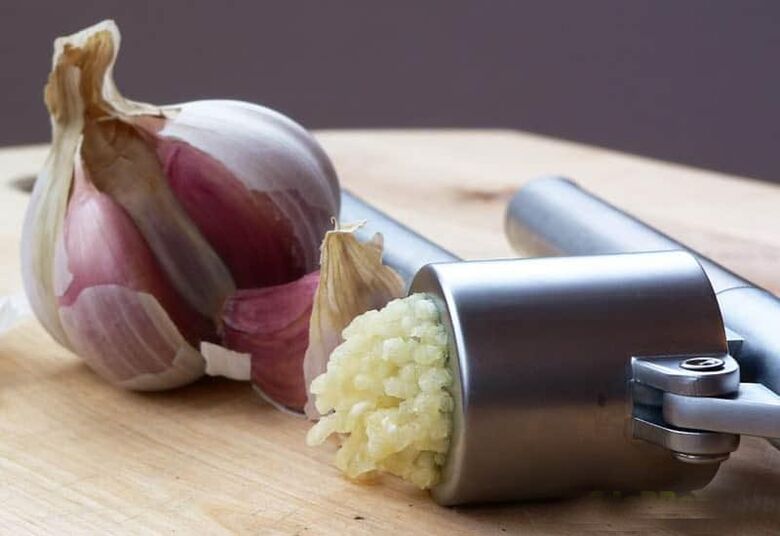 Garlic and onion from parasite